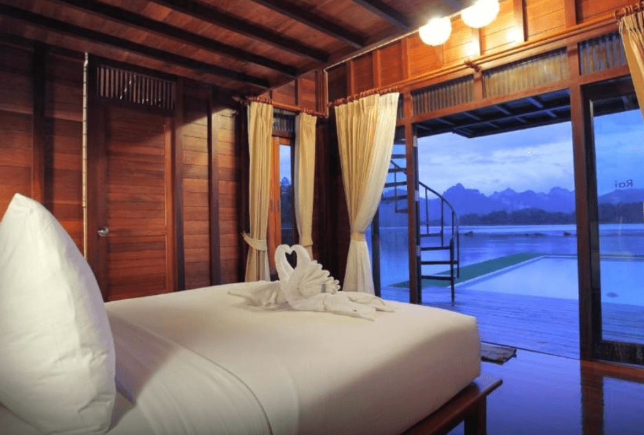 Honeymoon Suite